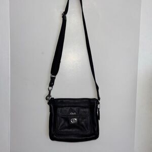 COACH Park black pebbled leather crossbody swingpack purse bag turnlock